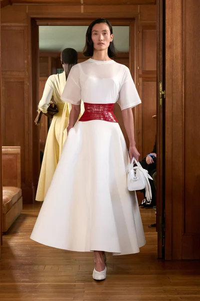 Look 15